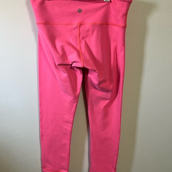 Lululemon Reversible Pink & Purple Capri Leggings Sz 4 - Picture 7 of 16